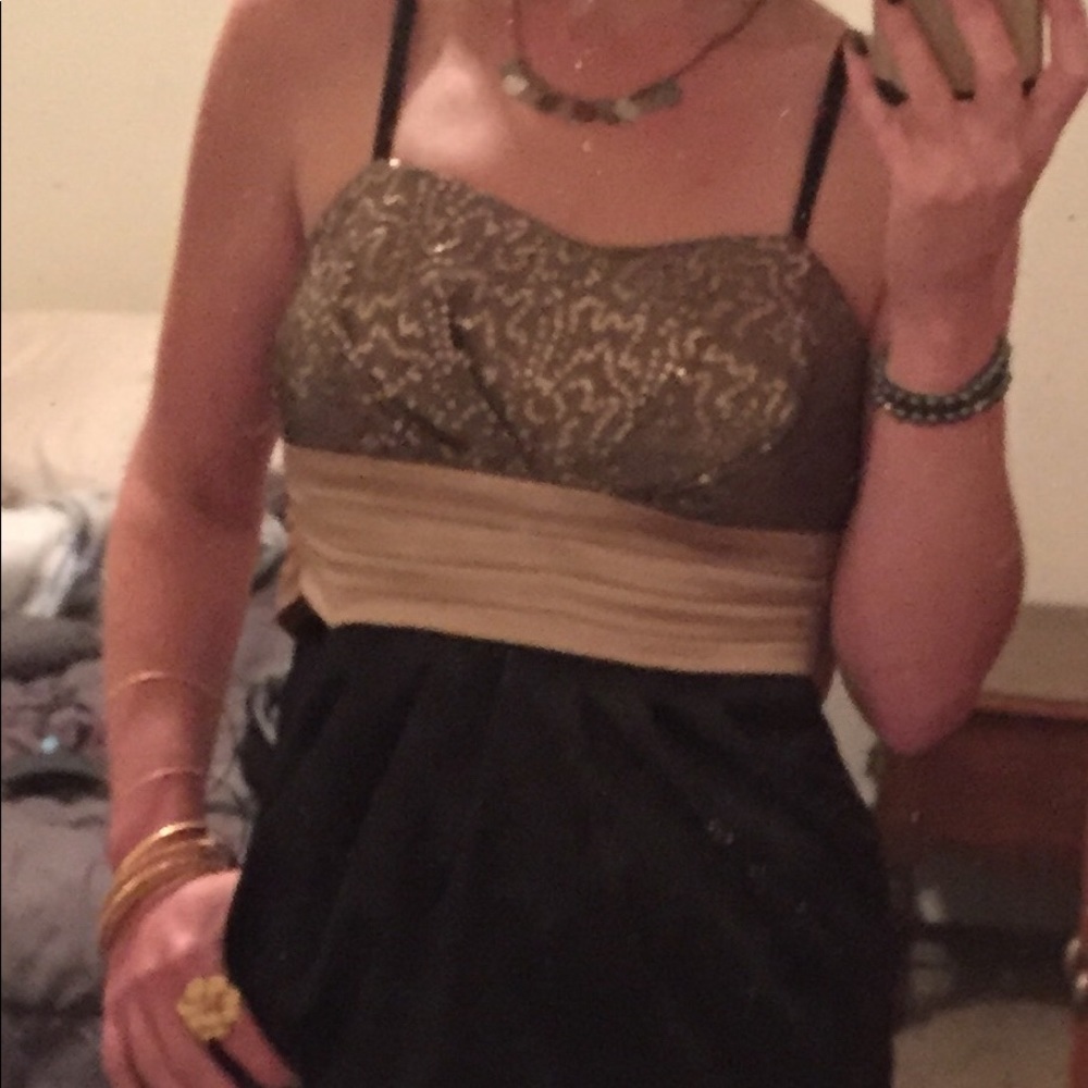 A. Byer 7 black and gold dress w gold sequins - Picture 15 of 15